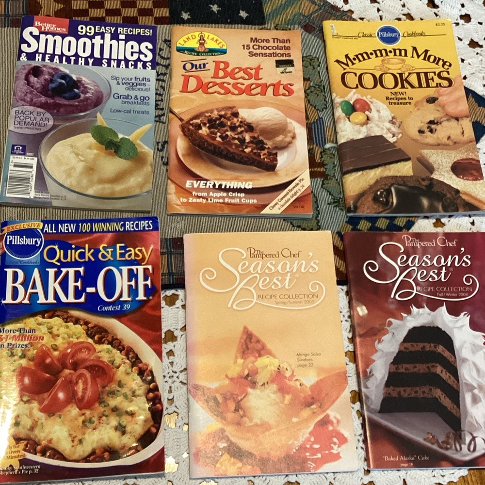 Lot of 6 Assorted Paperback Cookbooks, Pamperchef, Pillsbury, Land of Lakes, etc